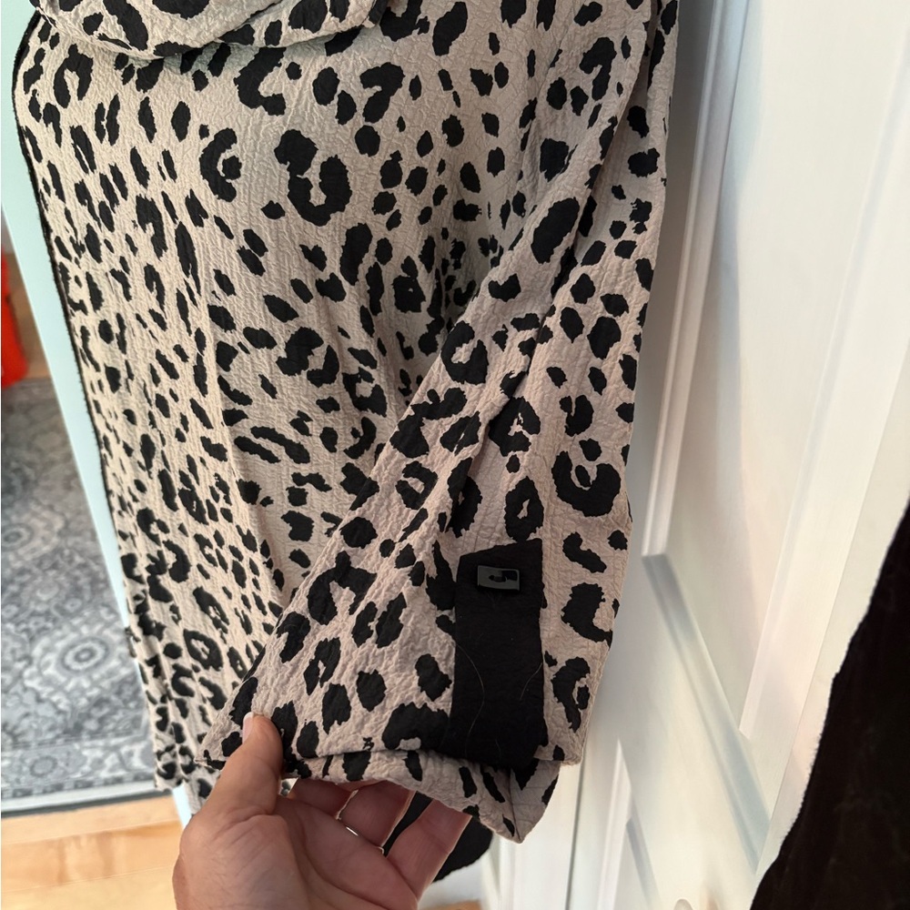 Ali Miles Black and Tan Animal Print Tunic - Picture 6 of 13